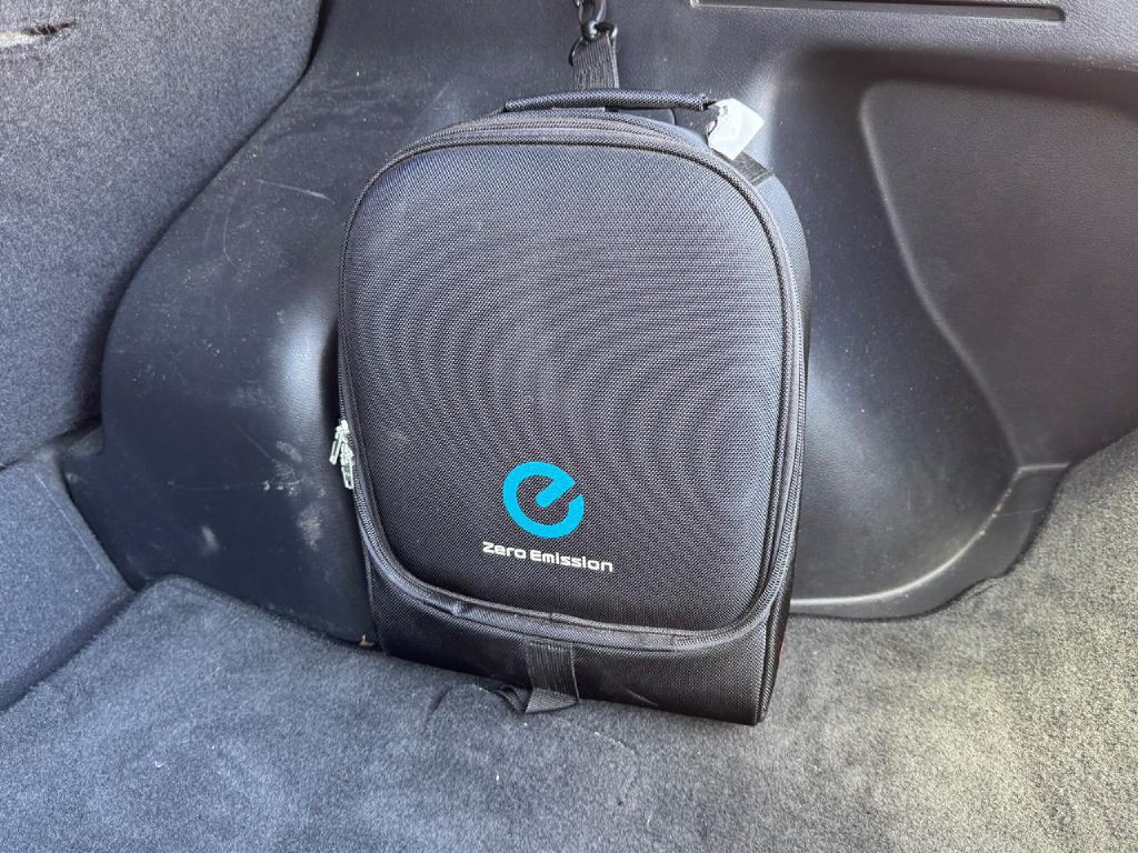 2017 Nissan Leaf Image 18