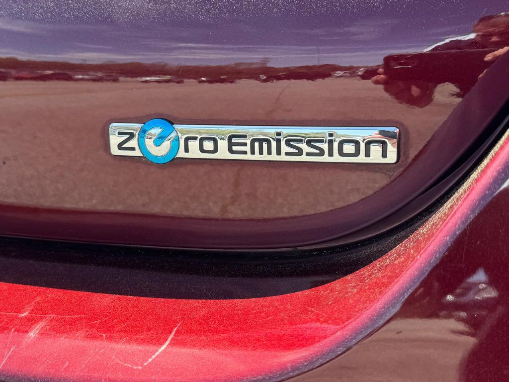 2017 Nissan Leaf Image 21