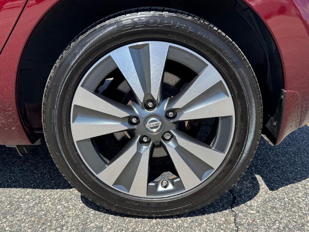 2017 Nissan Leaf Image 24