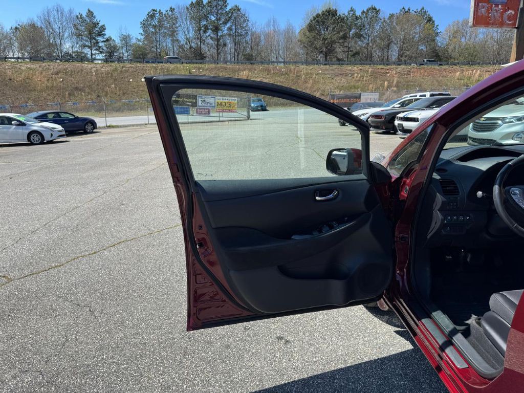 2017 Nissan Leaf Image 27