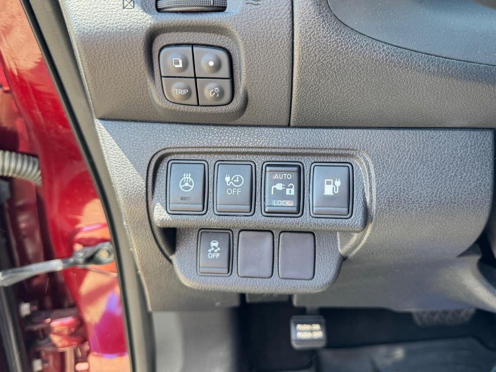 2017 Nissan Leaf Image 38