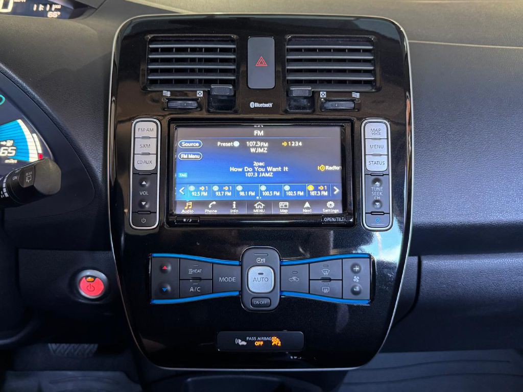 2017 Nissan Leaf Image 41