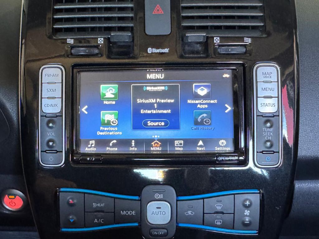 2017 Nissan Leaf Image 45