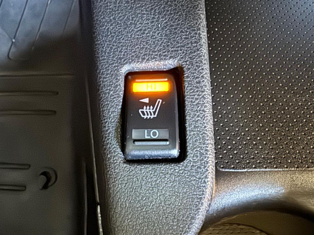 2017 Nissan Leaf Image 54