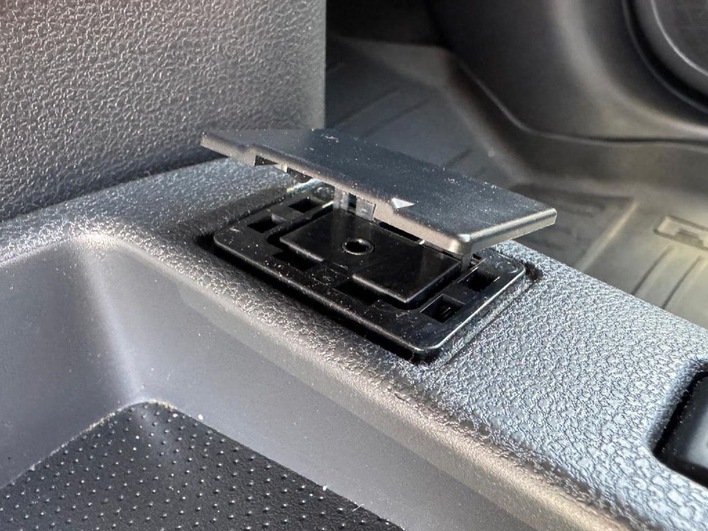 2017 Nissan Leaf Image 56