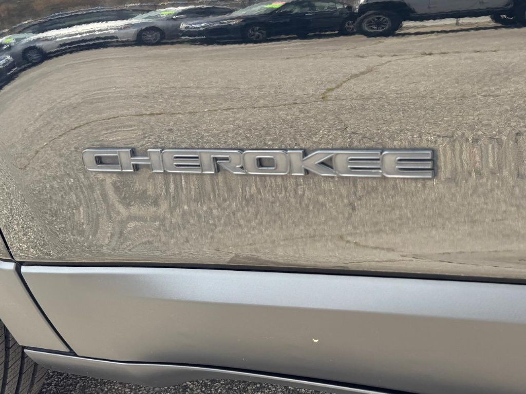 2021 Jeep Cherokee Image 7