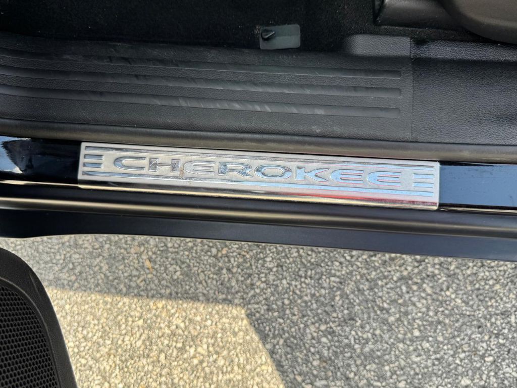 2021 Jeep Cherokee Image 9