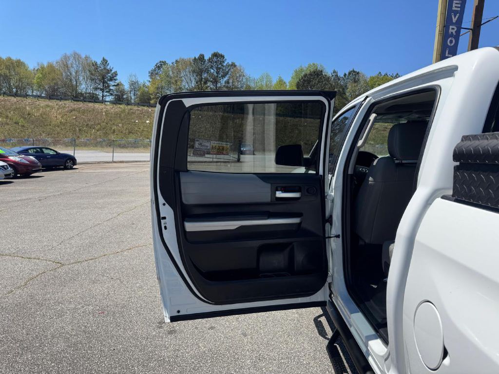 2020 Toyota Tundra Image 30