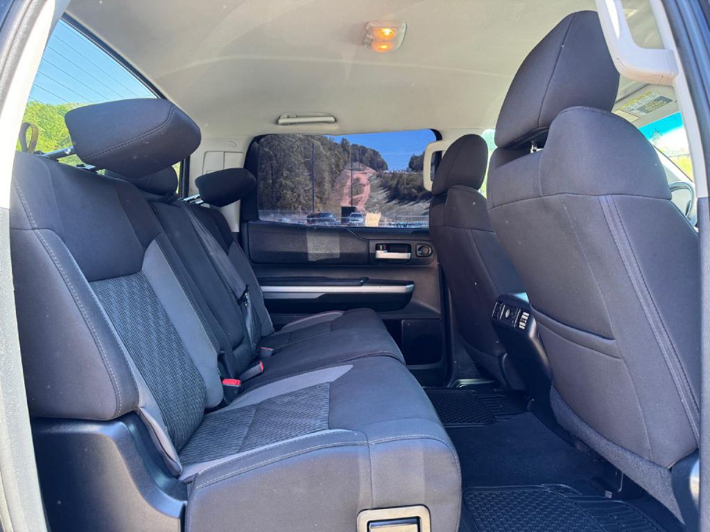 2016 Toyota Tundra Image 17