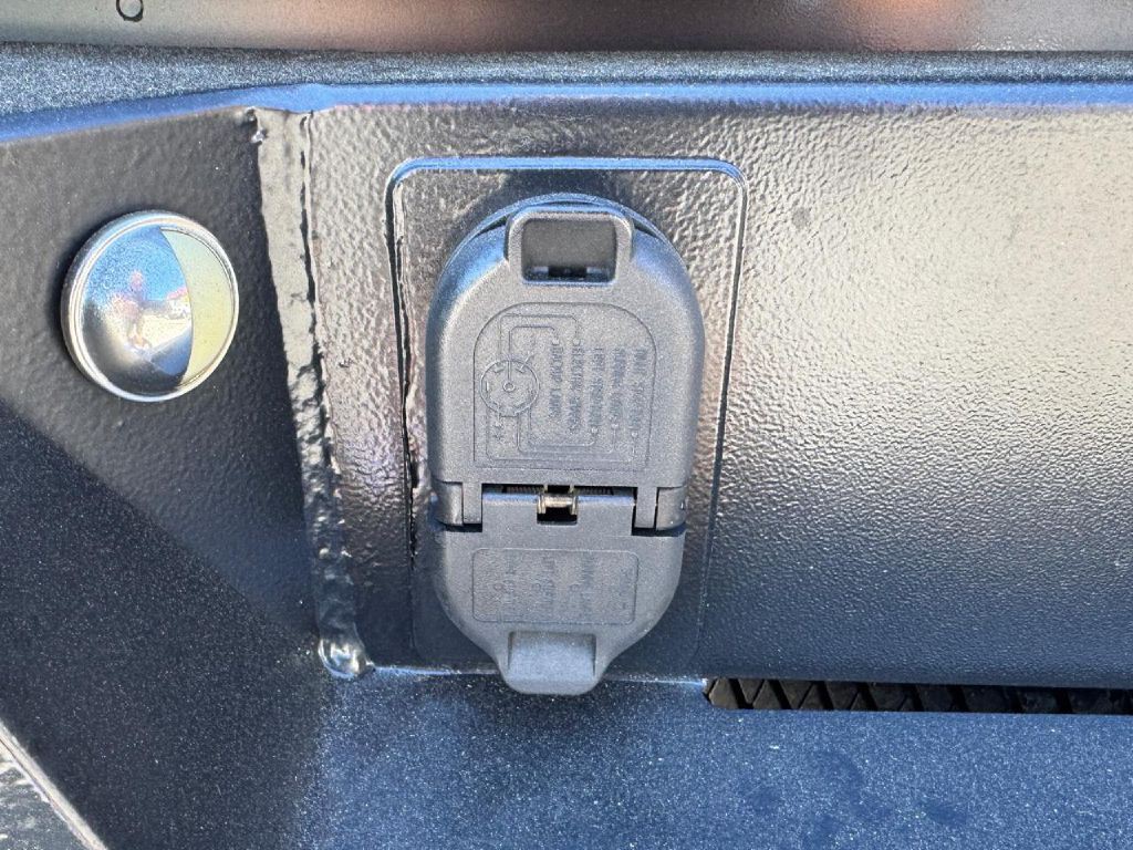 2016 Toyota Tundra Image 25