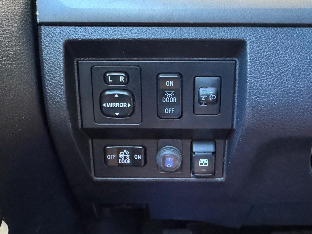 2016 Toyota Tundra Image 55