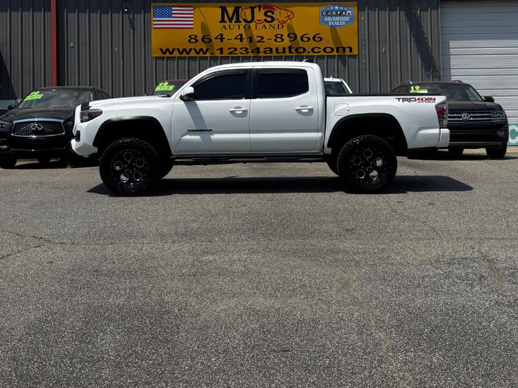 2020 Toyota Tacoma Image 2