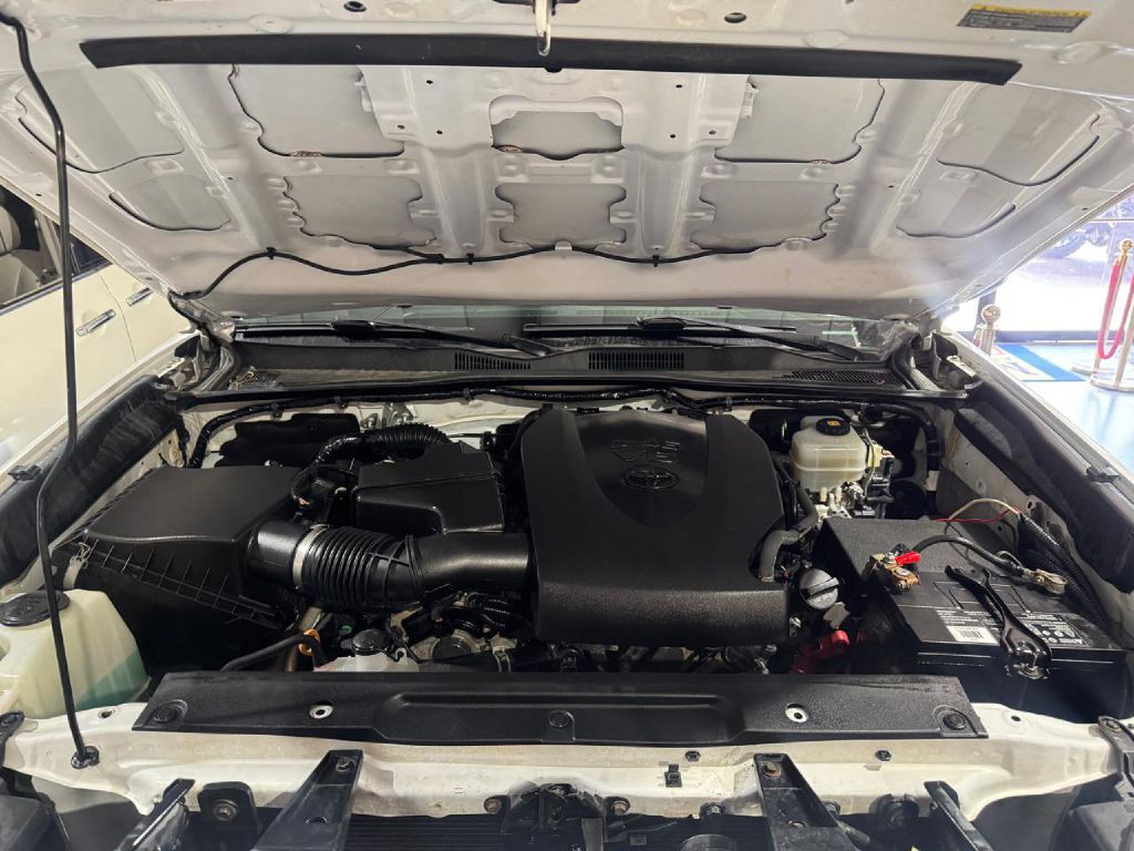 2020 Toyota Tacoma Image 3