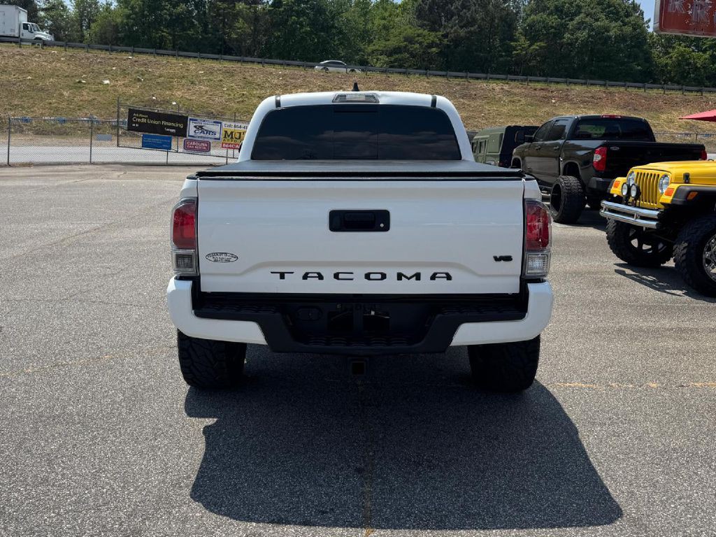 2020 Toyota Tacoma Image 19