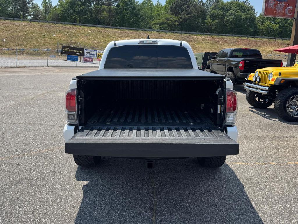 2020 Toyota Tacoma Image 20