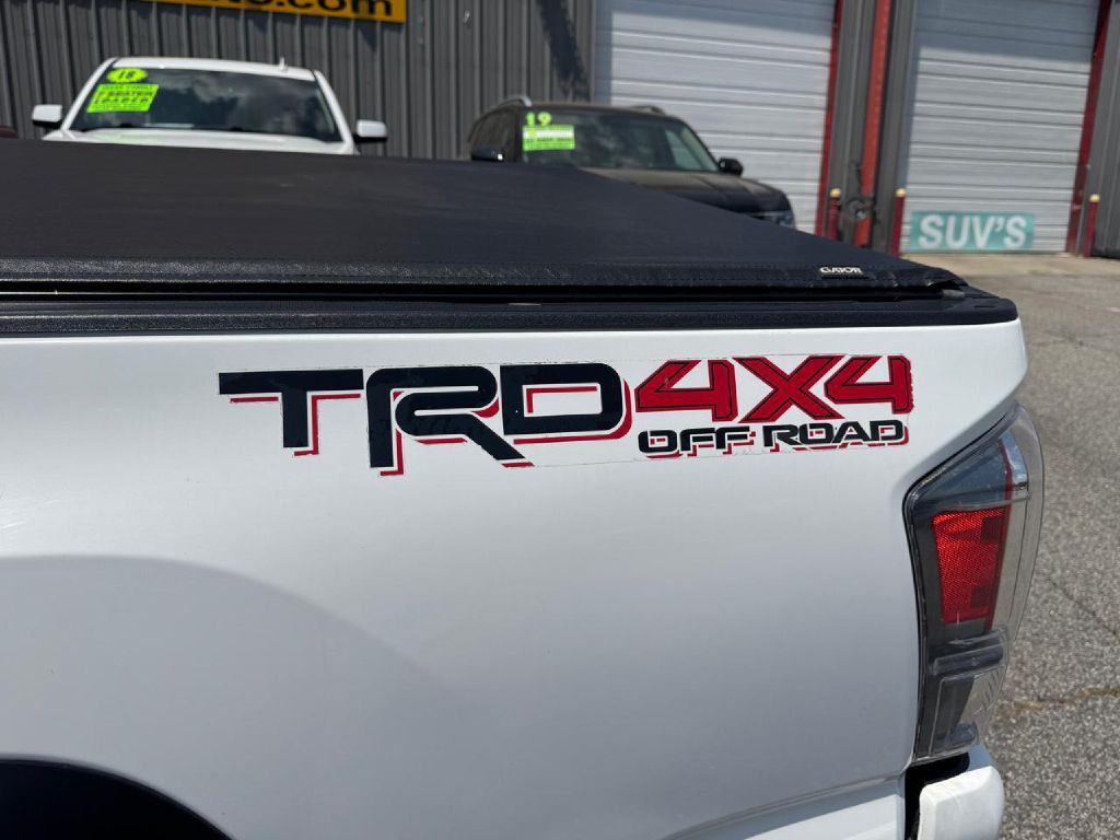 2020 Toyota Tacoma Image 28