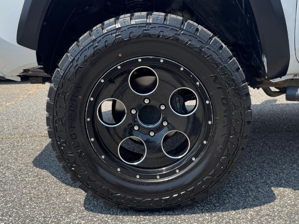 2020 Toyota Tacoma Image 37