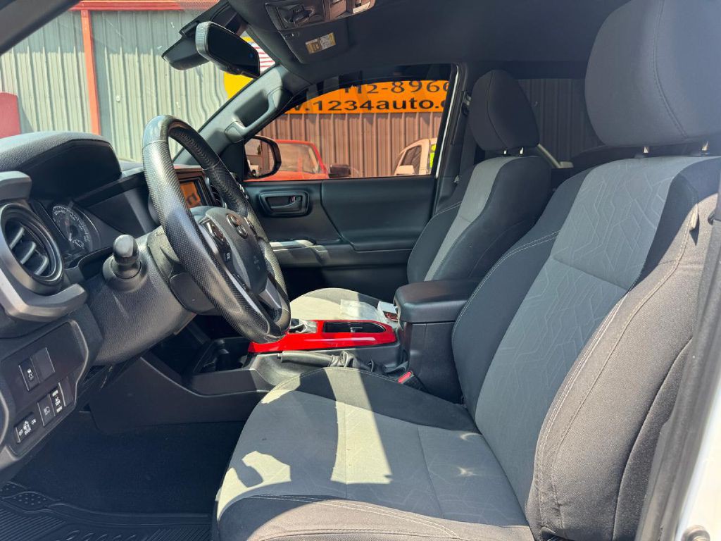 2020 Toyota Tacoma Image 43