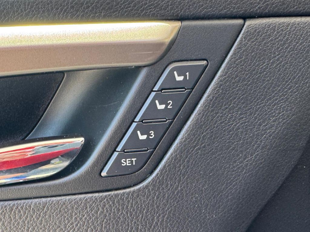 2017 Lexus RX Image 33