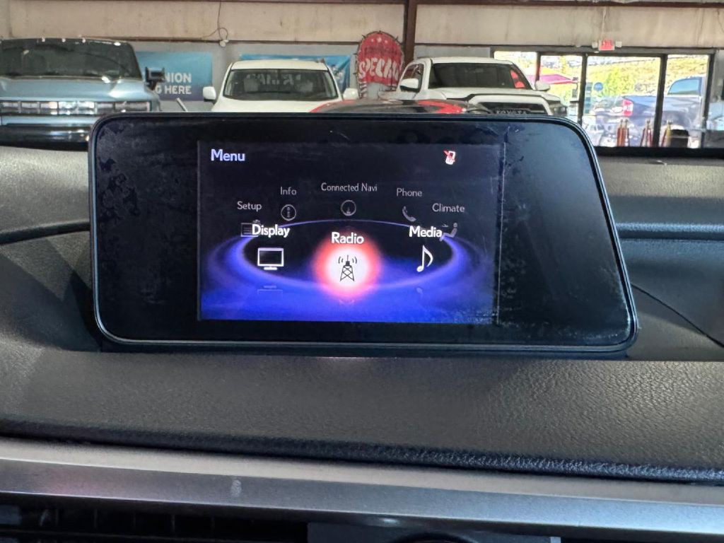 2017 Lexus RX Image 52