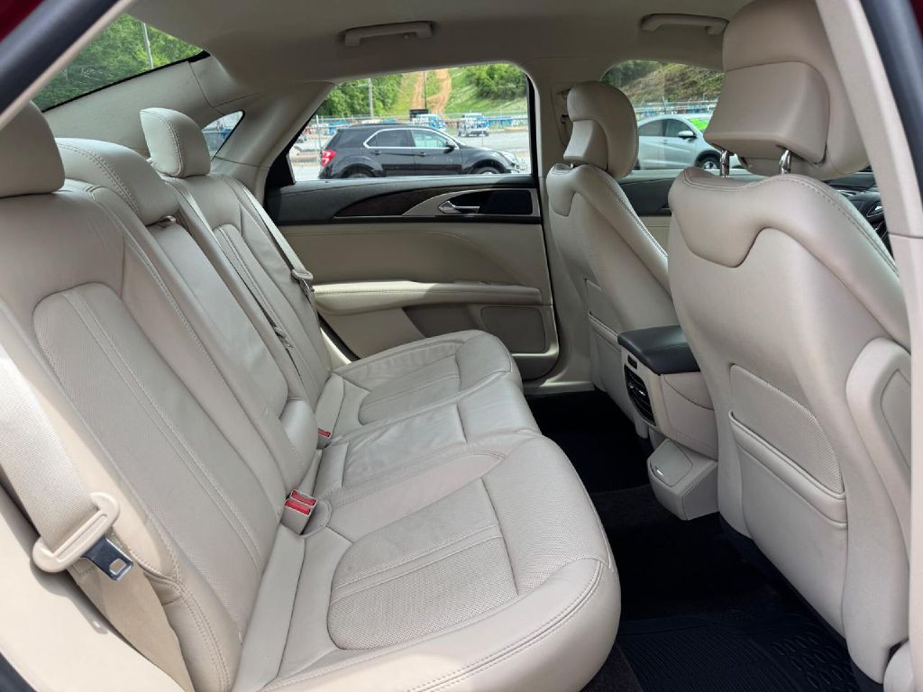 2017 Lincoln MKZ Image 12