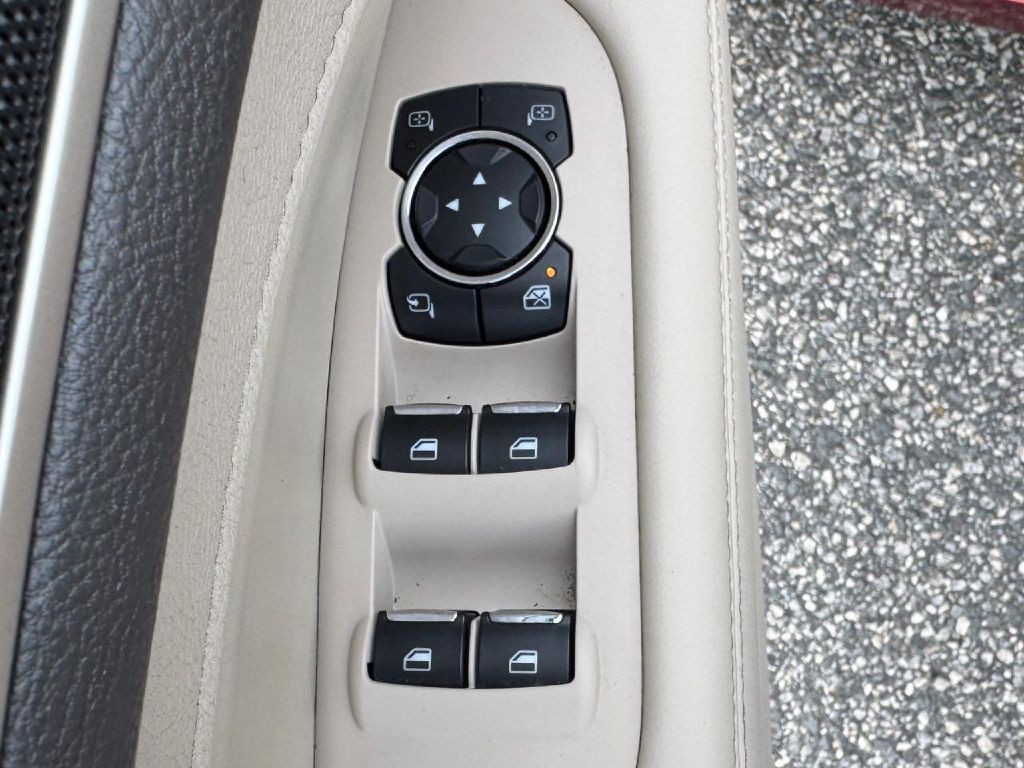 2017 Lincoln MKZ Image 31