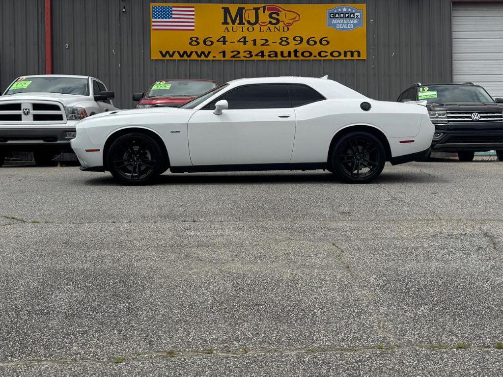 2018 Dodge Challenger Image 2