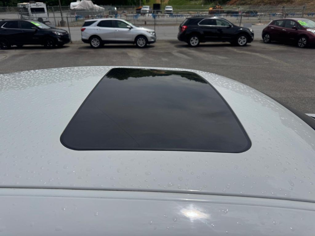 2018 Dodge Challenger Image 11