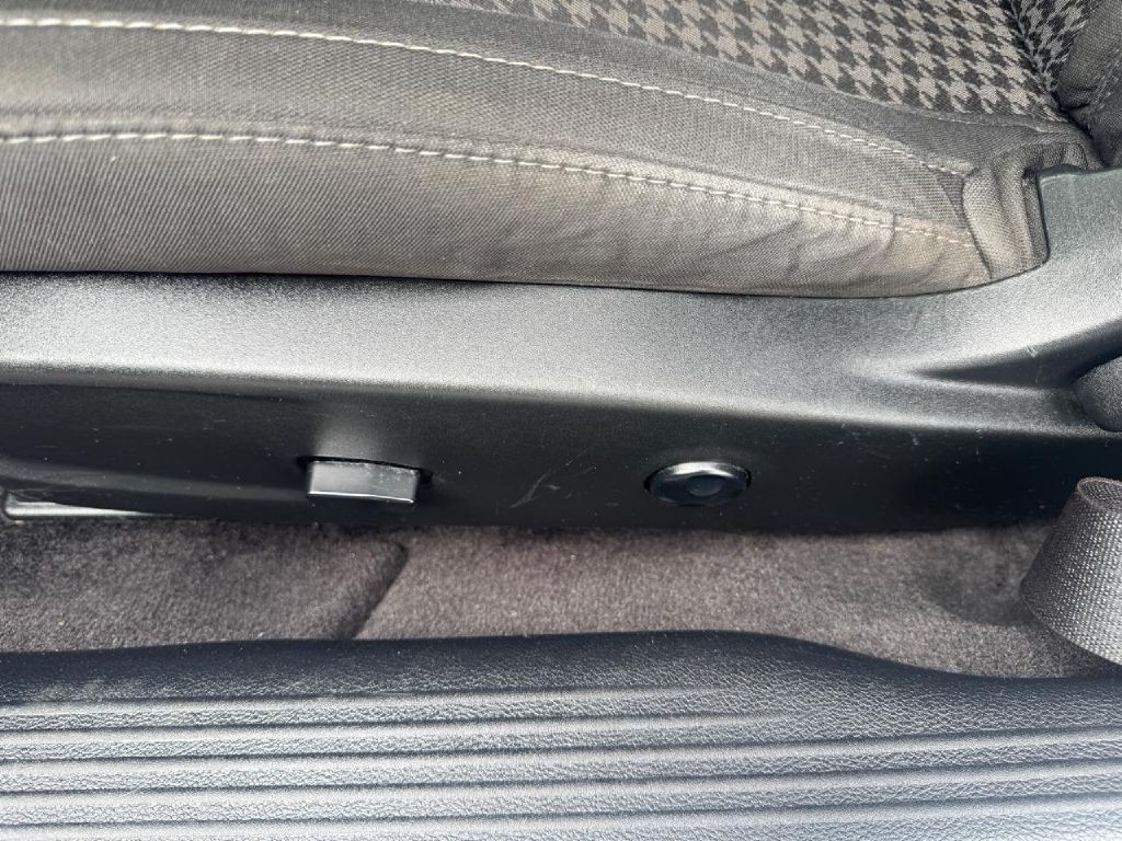 2018 Dodge Challenger Image 27
