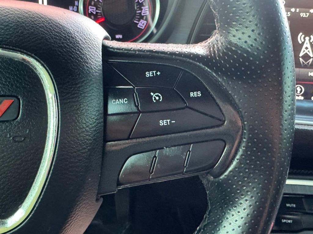 2018 Dodge Challenger Image 37