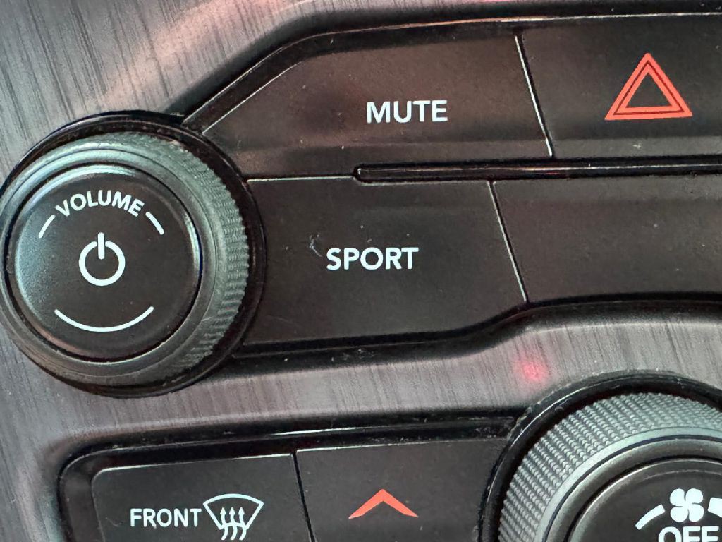 2018 Dodge Challenger Image 47