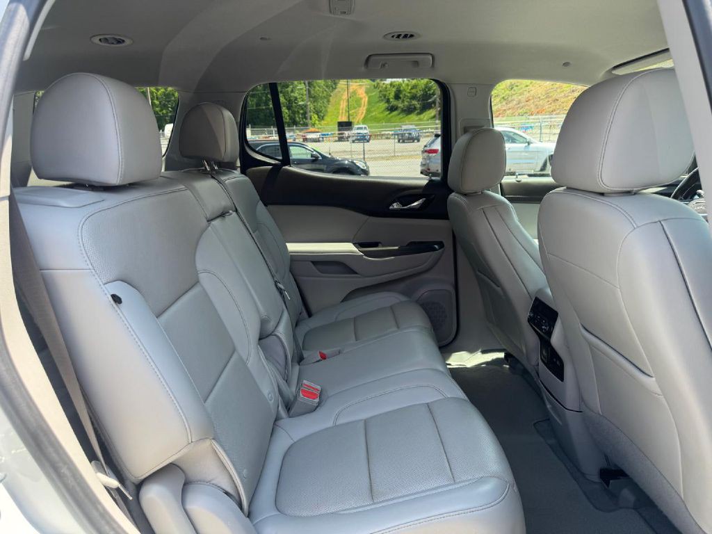 2021 GMC Acadia Image 12