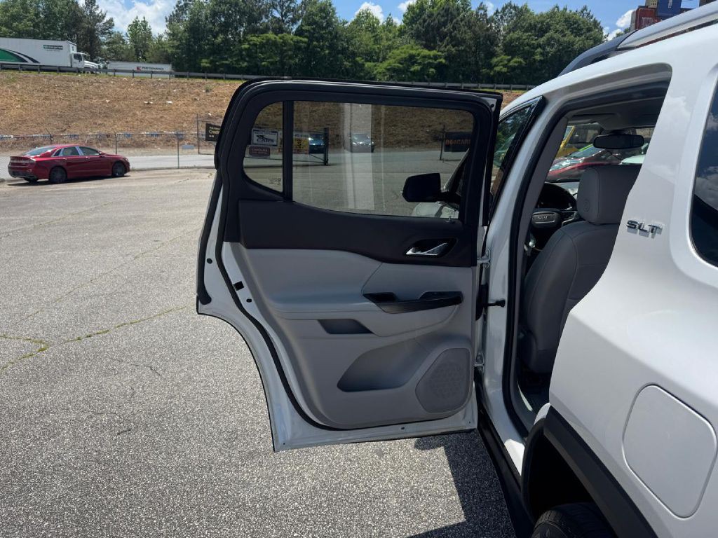 2021 GMC Acadia Image 28