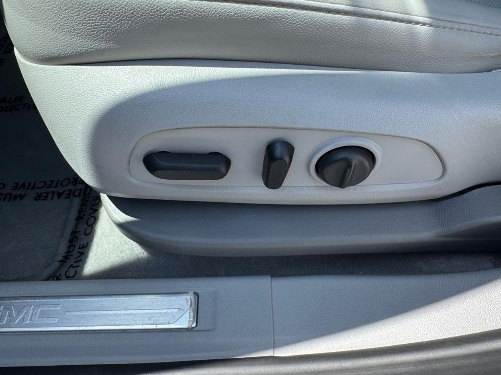 2021 GMC Acadia Image 44