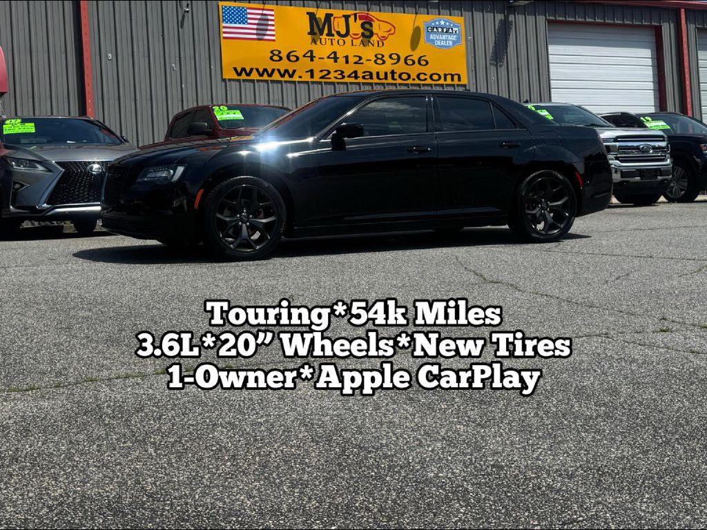2022 Chrysler 300 Image 1