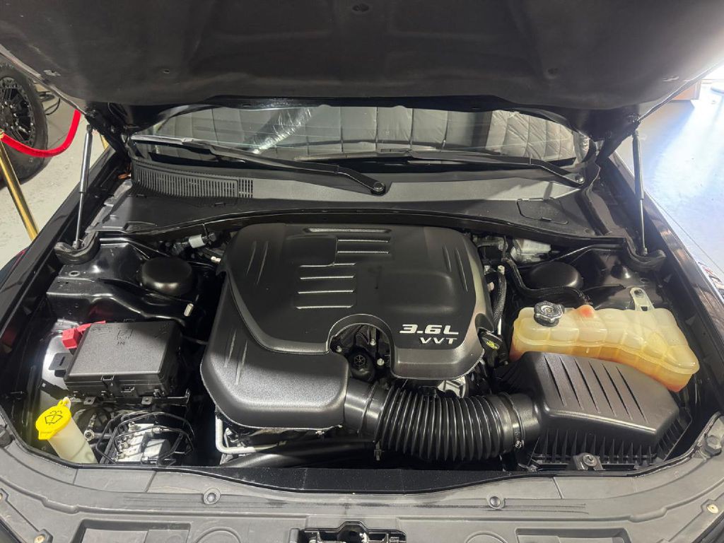 2022 Chrysler 300 Image 3