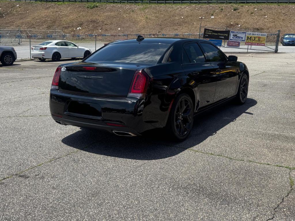 2022 Chrysler 300 Image 12