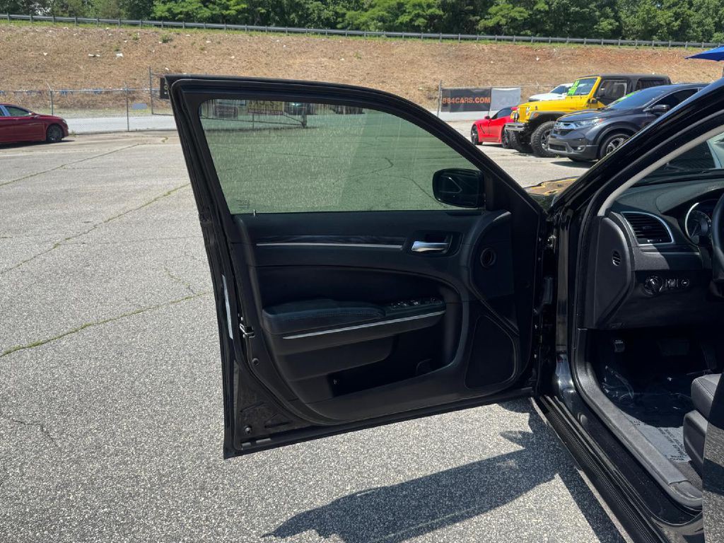 2022 Chrysler 300 Image 24