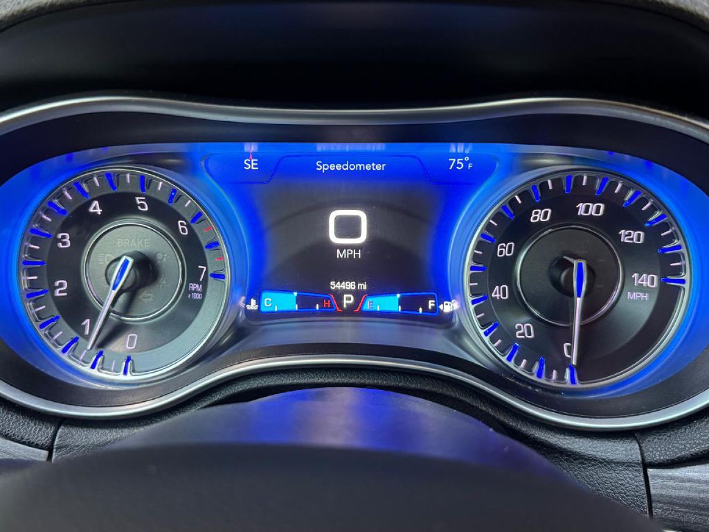 2022 Chrysler 300 Image 32