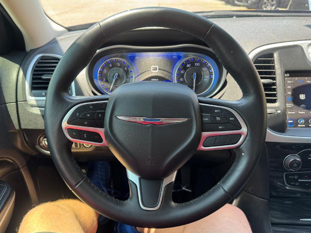 2022 Chrysler 300 Image 34
