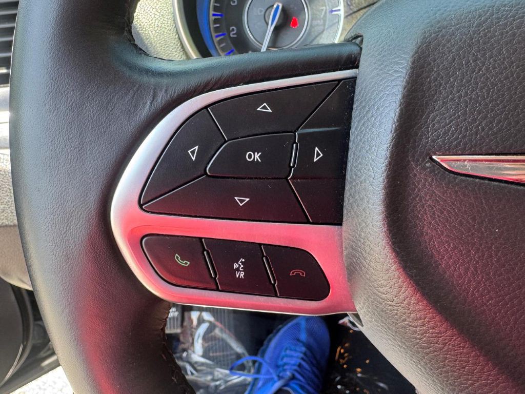 2022 Chrysler 300 Image 35