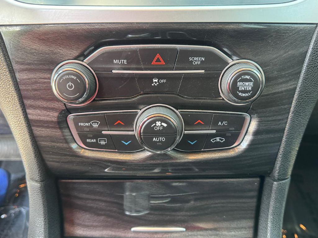 2022 Chrysler 300 Image 46