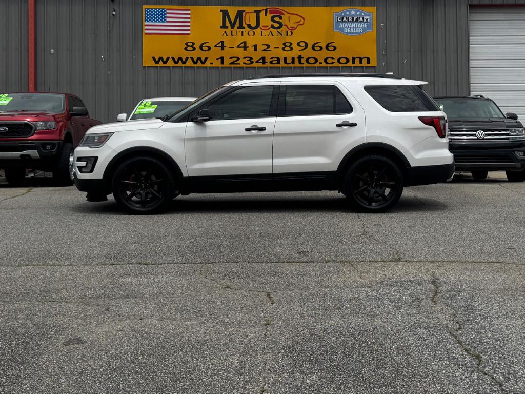 2017 Ford Explorer Image 2