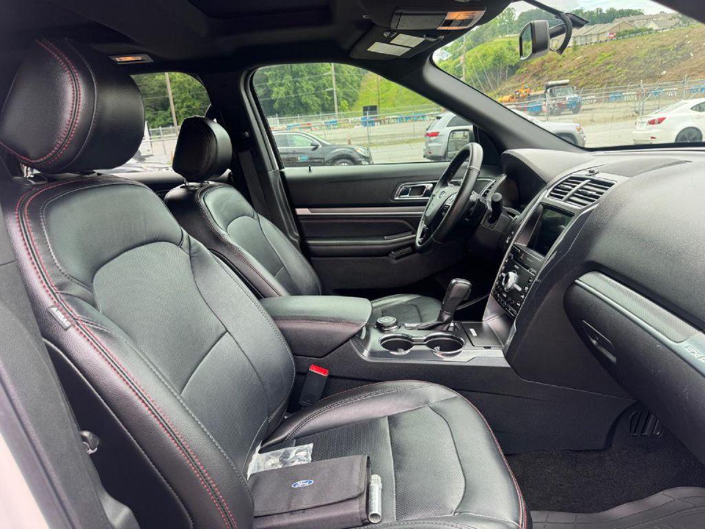 2017 Ford Explorer Image 10