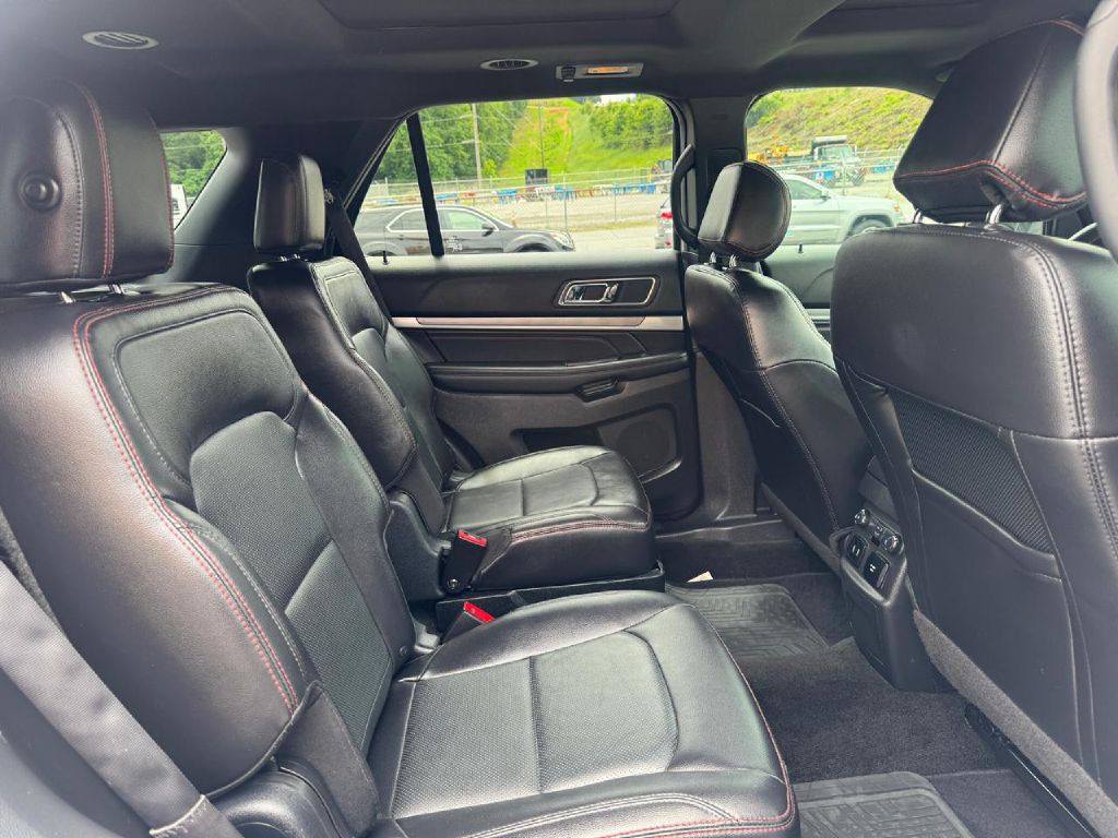 2017 Ford Explorer Image 13