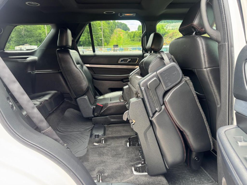 2017 Ford Explorer Image 15