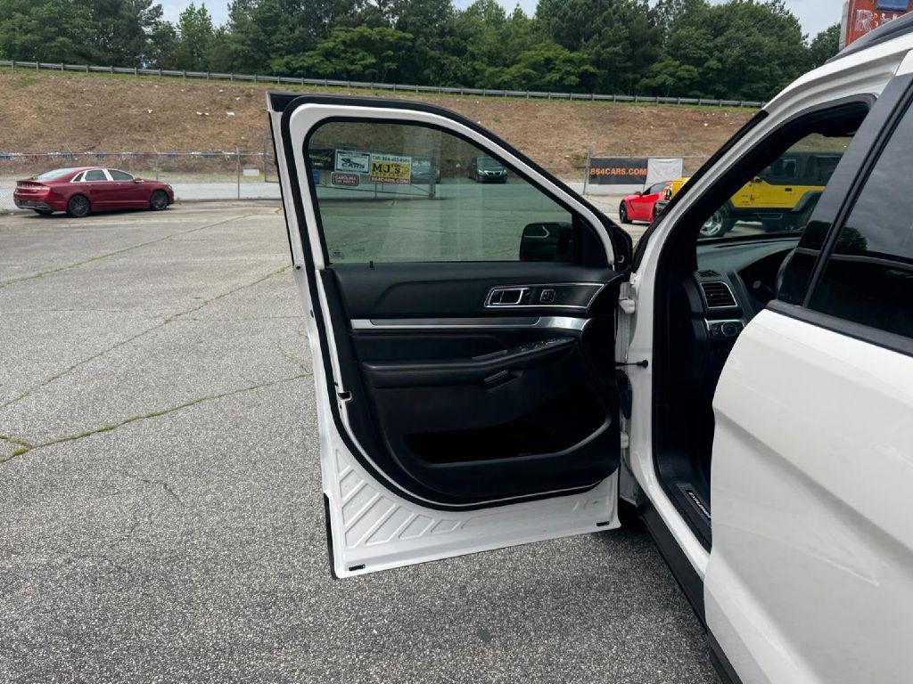 2017 Ford Explorer Image 37