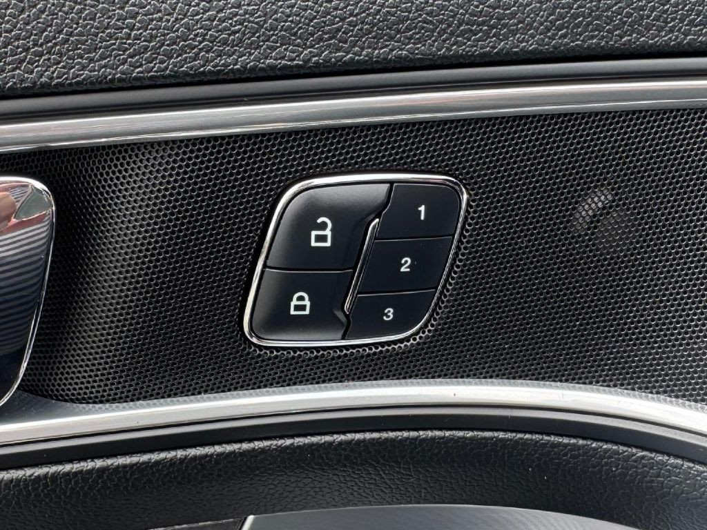 2017 Ford Explorer Image 38