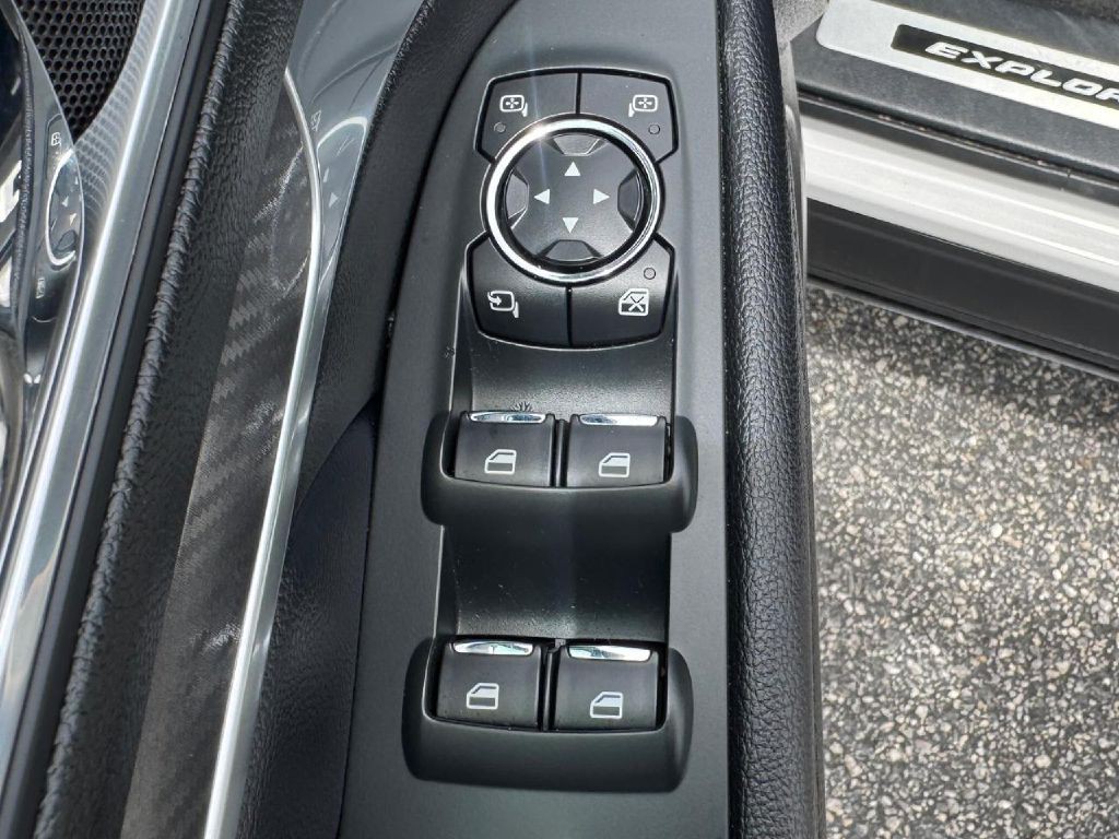 2017 Ford Explorer Image 39
