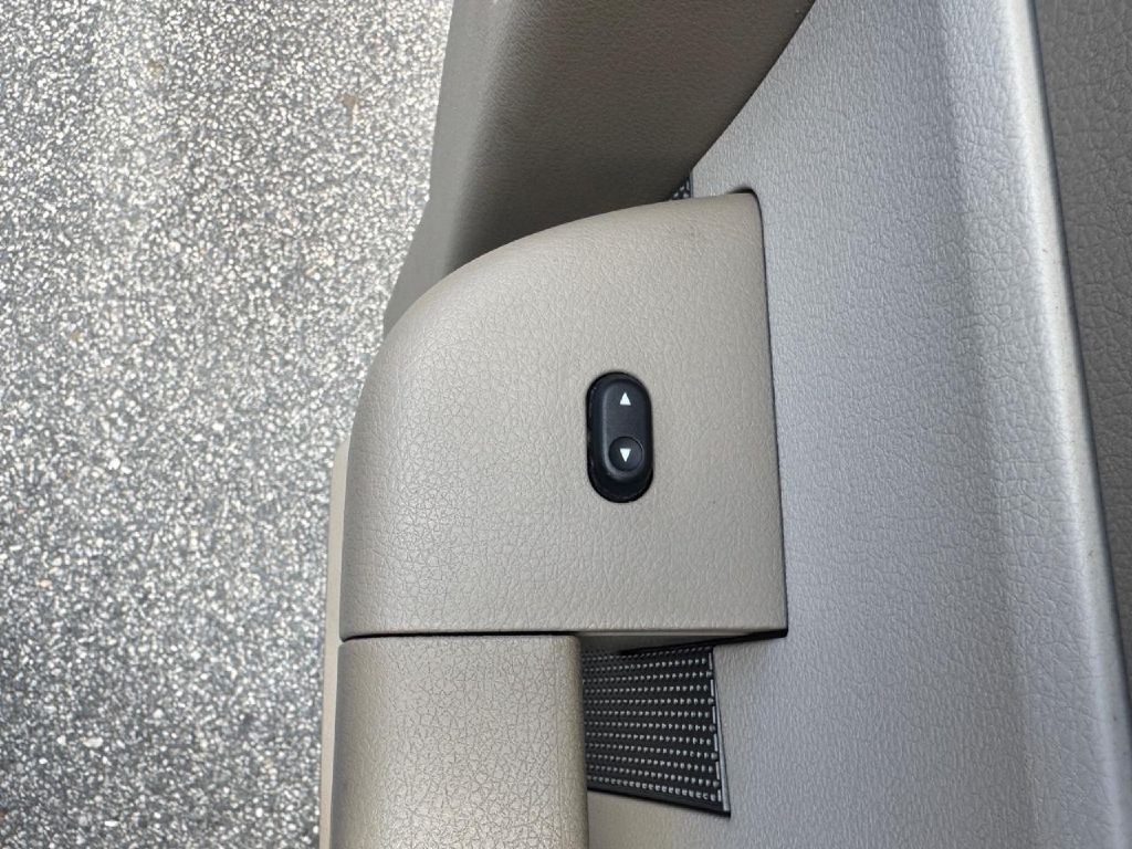 2004 Ford F-150 Image 13